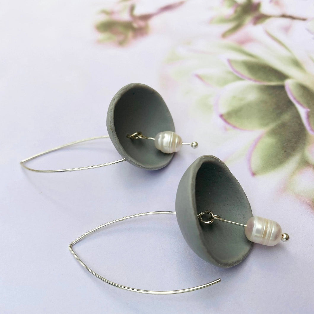 Small Tinkerbell Pearl Gray Dangles